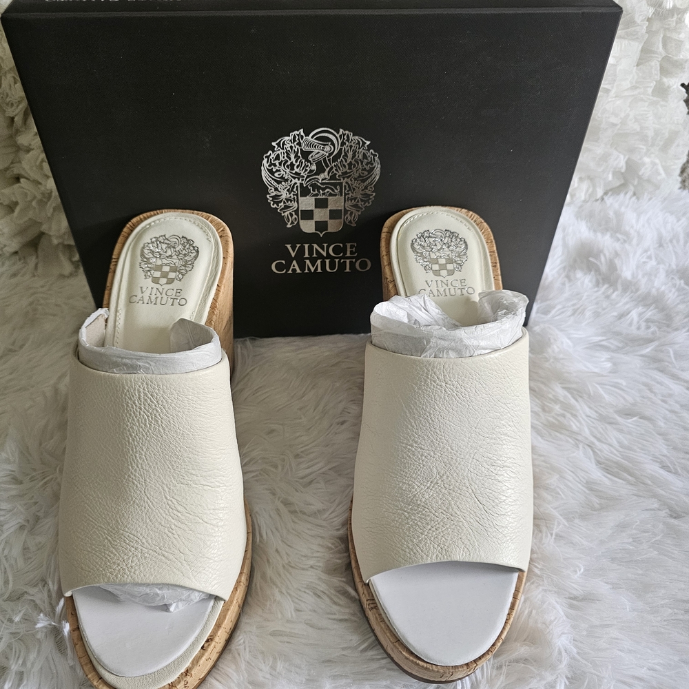 Vince Camuto Women's Cream Slide Sandals - Picture 4 of 6